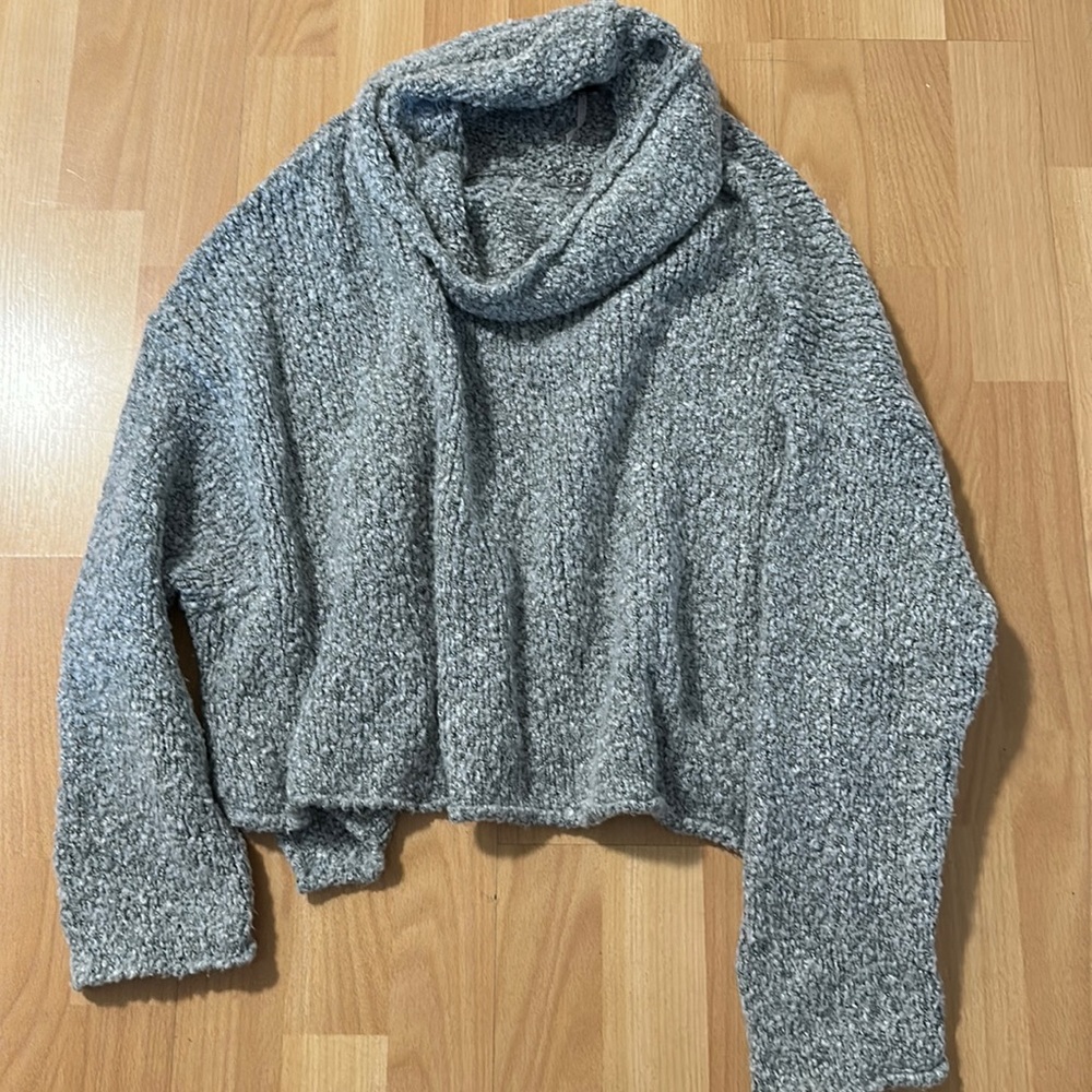 Free People Gray Cowl Neck Cropped Sweater - Size S